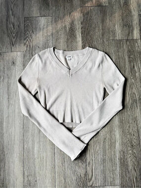 Garage V-Neck Sweater in Beige Size XS Like New